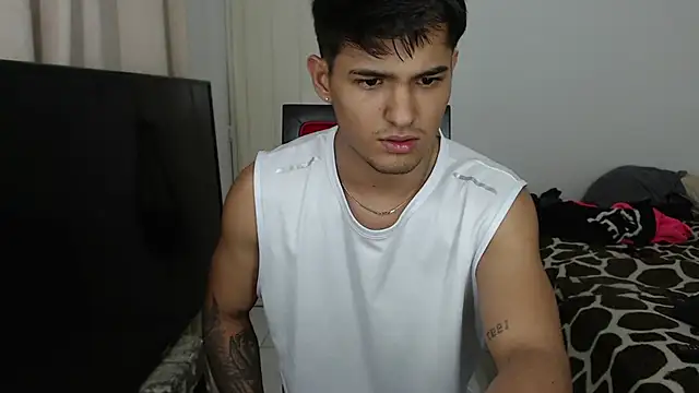 Alex mojica online show from October 2025 05:09:02 AM