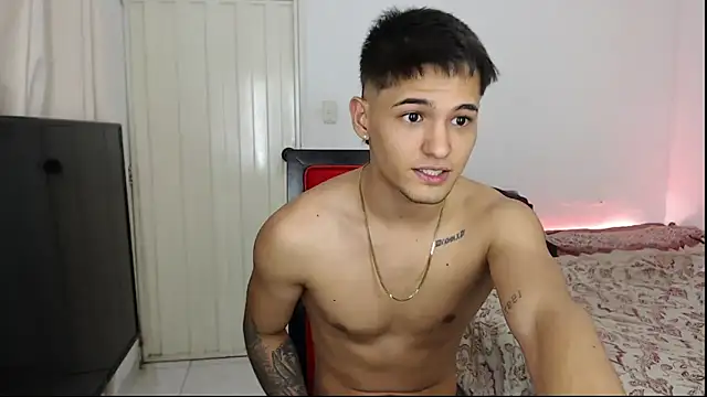 Snapshot of Alex_mojica chatting on November 2025 02:54:01 PM Alex mojica online show from November 2025 02:54:01 PM