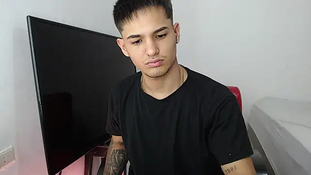 Snapshot of Alex_mojica chatting on December 2025 06:14:01 AM Alex mojica online show from December 2025 06:14:01 AM