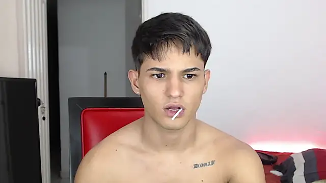 Snapshot of Alex_mojica chatting on November 2025 05:22:02 AM Alex mojica online show from November 2025 05:22:02 AM