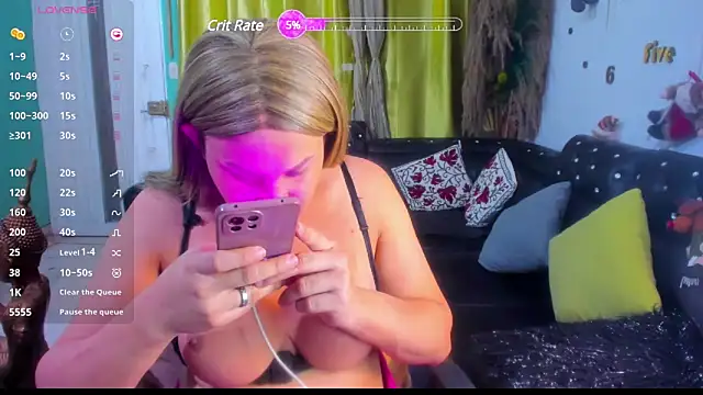 Snapshot of BarbieStyled chatting on January 2025 03:28:02 AM BarbieStyled online show from January 2025 03:28:02 AM