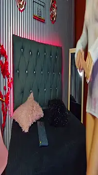 geminis milf online show from October 2025 06:52:01 PM