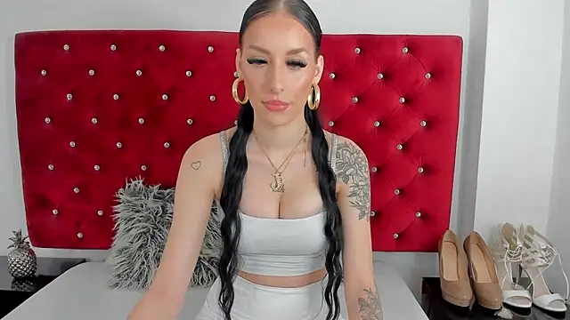 Snapshot of PleasureJasmine chatting on November 2025 09:02:02 AM PleasureJasmine online show from November 2025 09:02:02 AM