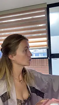 andyzuzka online show from October 2025 01:34:01 PM