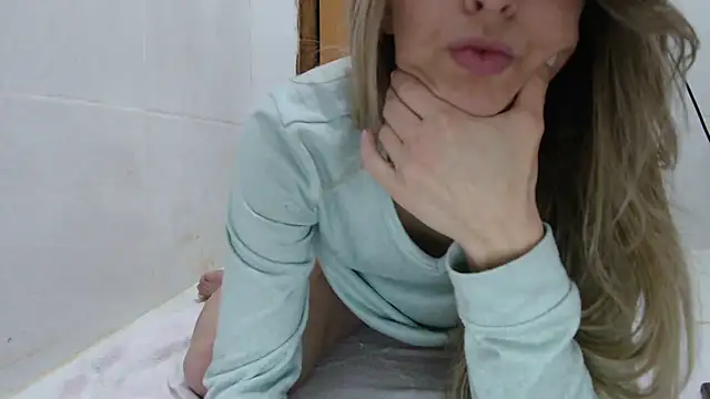 Snapshot of SweetGraciosa chatting on September 2025 03:34:02 AM SweetGraciosa online show from September 2025 03:34:02 AM