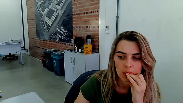 Snapshot of SweetGraciosa chatting on December 2025 05:55:02 PM SweetGraciosa online show from December 2025 05:55:02 PM