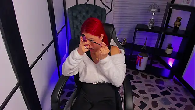 NahomiRichards  online show from October 2025 04:56:02 AM