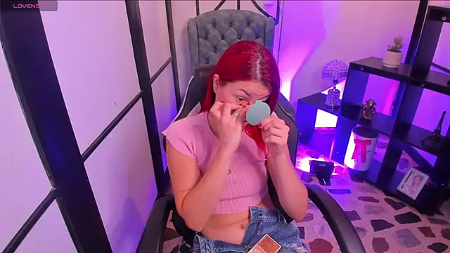 NahomiRichards  online show from December 2025 04:45:02 AM