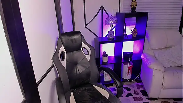 NahomiRichards  online show from September 2025 04:12:02 AM