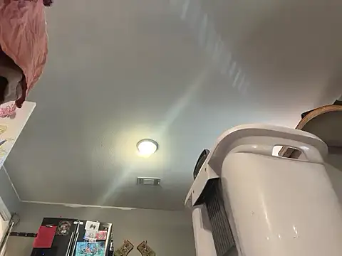 bearcub300 online show from November 2025 09:19:02 PM