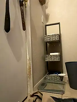 bearcub300 online show from October 2025 10:50:01 PM