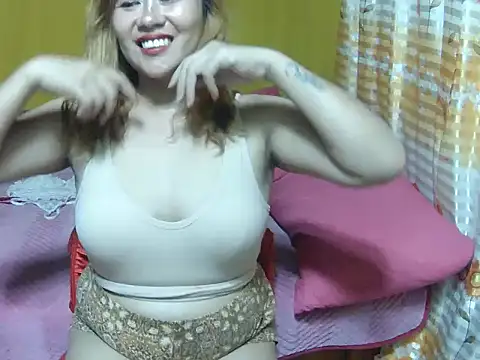 Snapshot of Strawberryyou chatting on October 2025 01:14:02 PM Strawberryyou online show from October 2025 01:14:02 PM