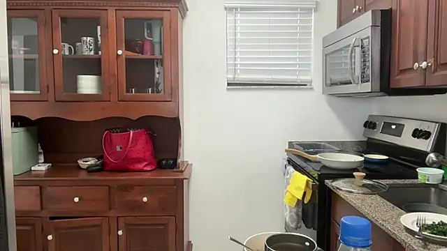 prettyykitty22 online show from November 2025 05:28:01 PM