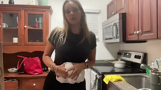 prettyykitty22 online show from November 2025 02:37:02 AM