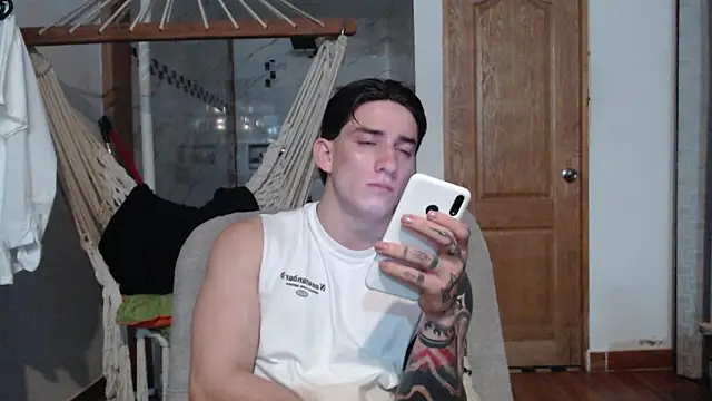 Snapshot of AteneoJr chatting on November 2025 04:49:02 AM AteneoJr online show from November 2025 04:49:02 AM