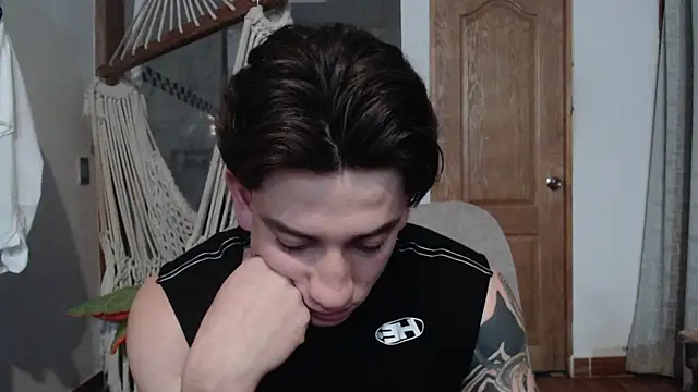 Snapshot of AteneoJr chatting on November 2025 04:39:01 AM AteneoJr online show from November 2025 04:39:01 AM