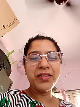 Snapshot of thanusi_2 chatting on October 2025 05:44:01 AM thanusi 2 online show from October 2025 05:44:01 AM