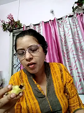 Snapshot of thanusi_2 chatting on September 2025 12:43:02 PM thanusi 2 online show from September 2025 12:43:02 PM