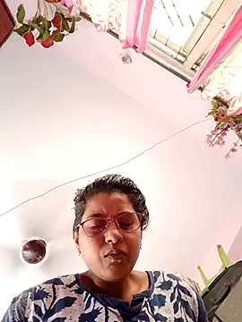 Snapshot of thanusi_2 chatting on October 2025 06:59:02 AM thanusi 2 online show from October 2025 06:59:02 AM