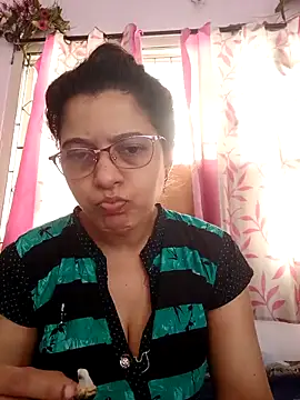 Snapshot of thanusi_2 chatting on September 2025 04:33:01 AM thanusi 2 online show from September 2025 04:33:01 AM