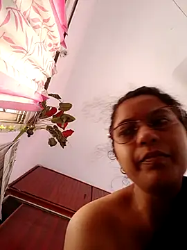Snapshot of thanusi_2 chatting on October 2025 07:21:02 AM thanusi 2 online show from October 2025 07:21:02 AM