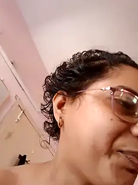 Snapshot of thanusi_2 chatting on October 2025 06:32:02 AM thanusi 2 online show from October 2025 06:32:02 AM