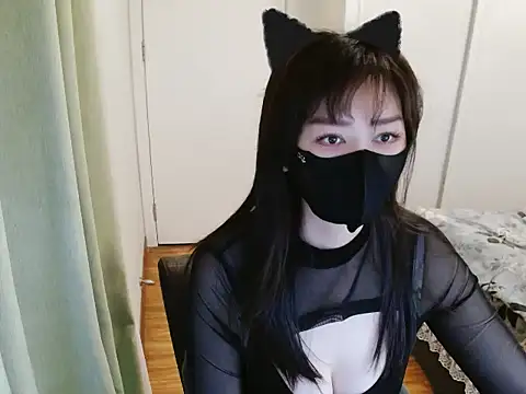 Winnie-01 online show from March 2026 04:14:01 AM