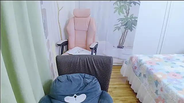 Winnie-01 online show from May 2026 12:52:01 PM