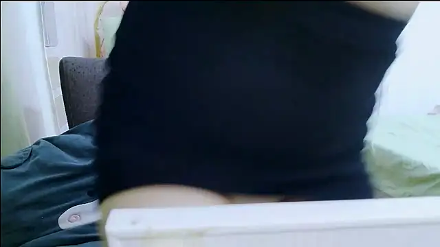 Winnie-01 online show from May 2026 12:59:01 AM