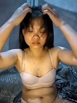 LinhNa999 online show from April 2026 01:37:01 PM