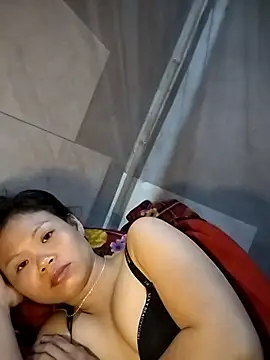 LinhNa999 online show from November 2025 01:28:01 AM