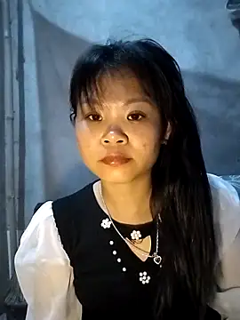 LinhNa999 online show from February 2026 12:15:01 PM