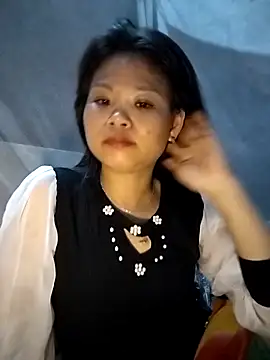 LinhNa999 online show from February 2026 01:37:02 AM