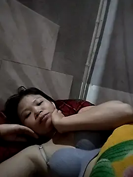 LinhNa999 online show from December 2025 01:32:02 PM