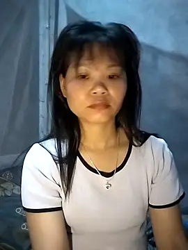 LinhNa999 online show from March 2026 01:00:01 PM