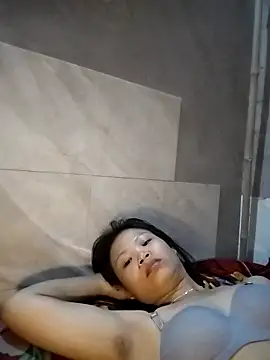 LinhNa999 online show from November 2025 01:04:02 PM