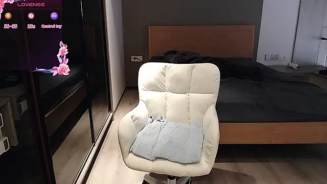 Snapshot of KK-328 chatting on October 2025 03:27:02 AM KK-328 online show from October 2025 03:27:02 AM