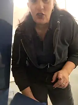 Snapshot of monella821 chatting on November 2025 05:24:01 PM monella821 online show from November 2025 05:24:01 PM