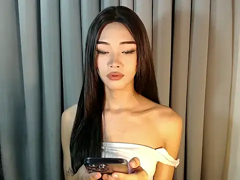 holyakiesha online show from April 2026 04:13:02 PM