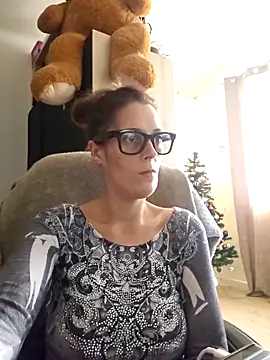 Mila Luciphya online show from December 2025 02:15:02 PM