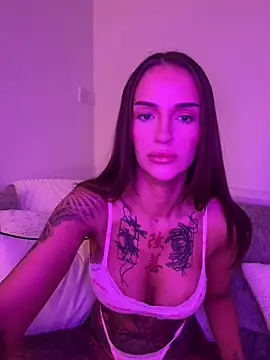 Snapshot of Nikki__Foxx chatting on October 2025 07:07:01 AM Nikki  Foxx online show from October 2025 07:07:01 AM