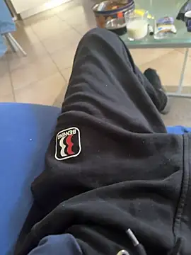 Manu97k online show from October 2025 08:59:01 AM