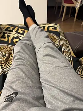 Manu97k online show from February 2026 11:35:01 PM