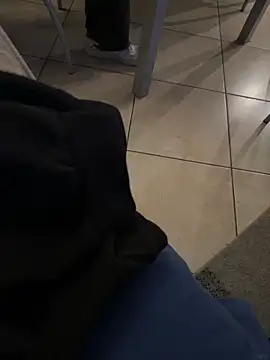 Manu97k online show from October 2025 07:35:01 PM