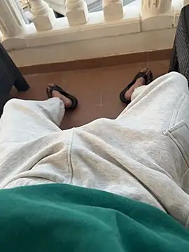 Manu97k online show from November 2025 08:07:02 AM