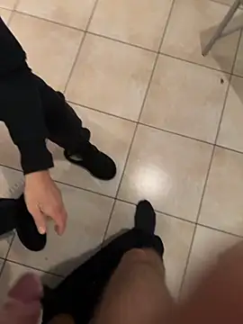 Manu97k online show from October 2025 07:58:01 PM