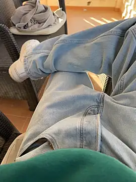 Manu97k online show from November 2025 09:02:02 AM