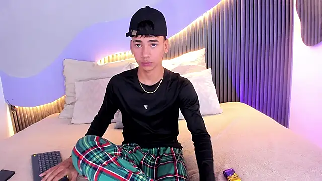 Dominic ghost online show from November 2025 04:06:01 AM