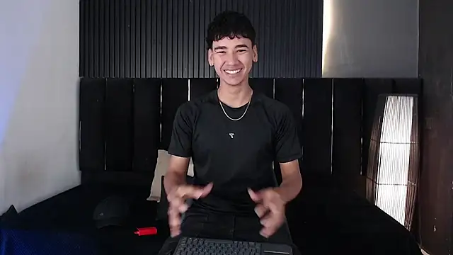 Dominic ghost online show from April 2026 10:13:01 PM