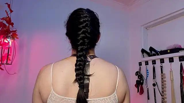 elowen halley1 online show from February 2026 07:26:01 PM